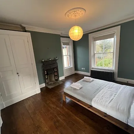 Tranquil Retreat In Historic Chapelizod *
