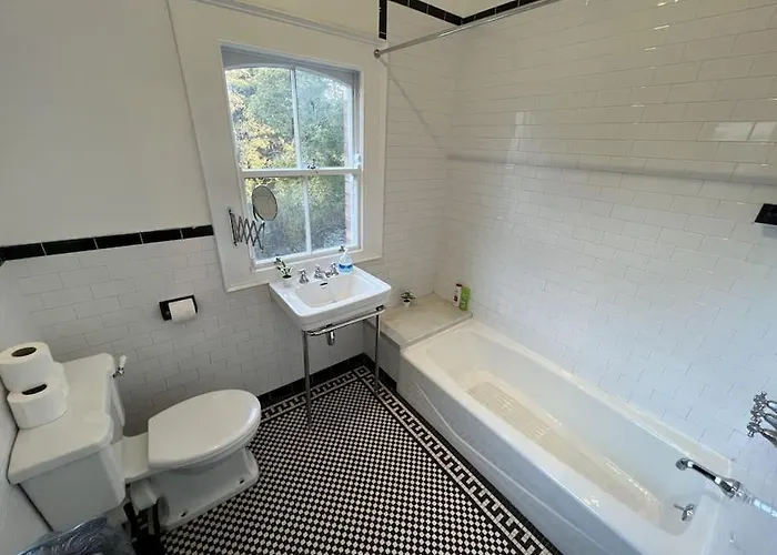 Tranquil Retreat In Historic Chapelizod 펜션