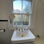 Tranquil Retreat In Historic Chapelizod Nyaraló *