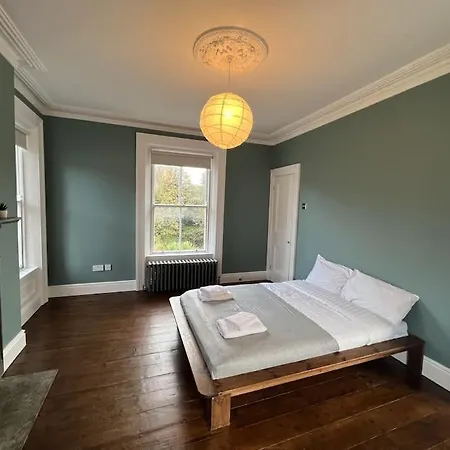Tranquil Retreat In Historic Chapelizod Dublin