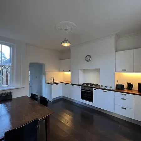 Tranquil Retreat In Historic Chapelizod