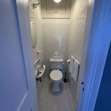 Tranquil Retreat In Historic Chapelizod