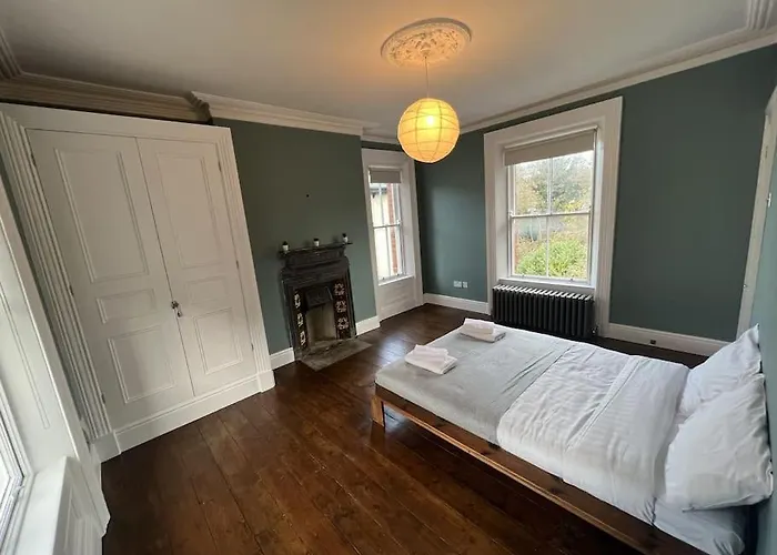 Tranquil Retreat In Historic Chapelizod *