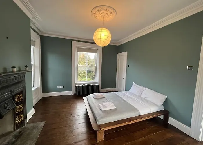Tranquil Retreat In Historic Chapelizod דבלין