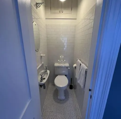 Tranquil Retreat In Historic Chapelizod