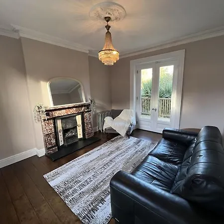 Tranquil Retreat In Historic Chapelizod Hébergement de vacances *