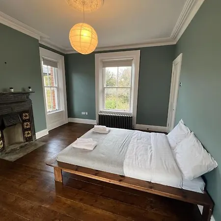 Tranquil Retreat In Historic Chapelizod Hébergement de vacances Dublin